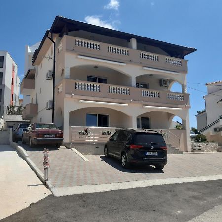 Apartmani Vera Primosten Bagian luar foto