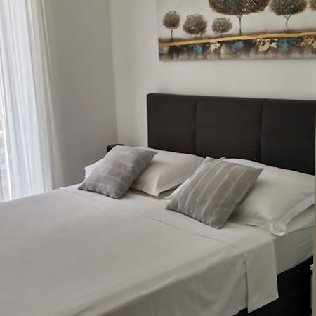 Apartmani Vera Primosten Bagian luar foto