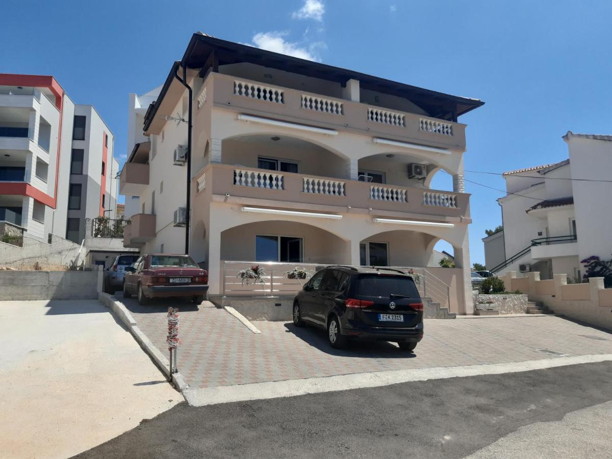 Apartmani Vera Primosten Bagian luar foto