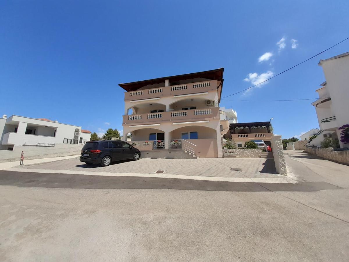 Apartmani Vera Primosten Bagian luar foto