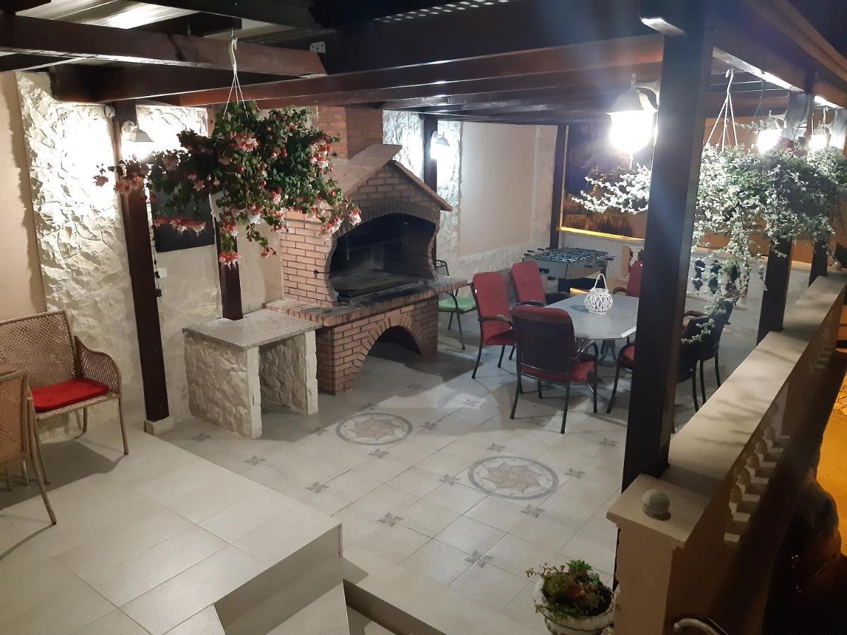 Apartmani Vera Primosten Bagian luar foto
