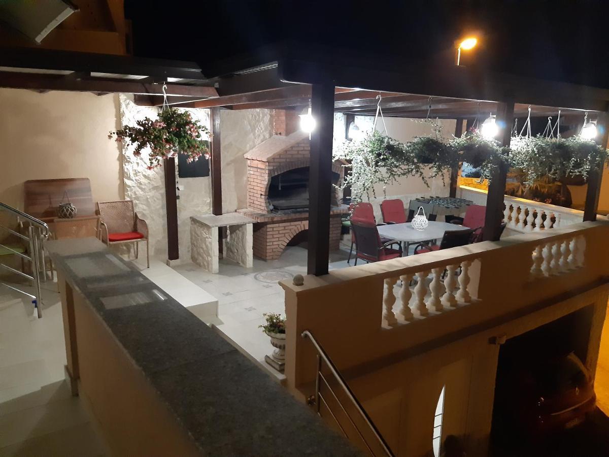 Apartmani Vera Primosten Bagian luar foto