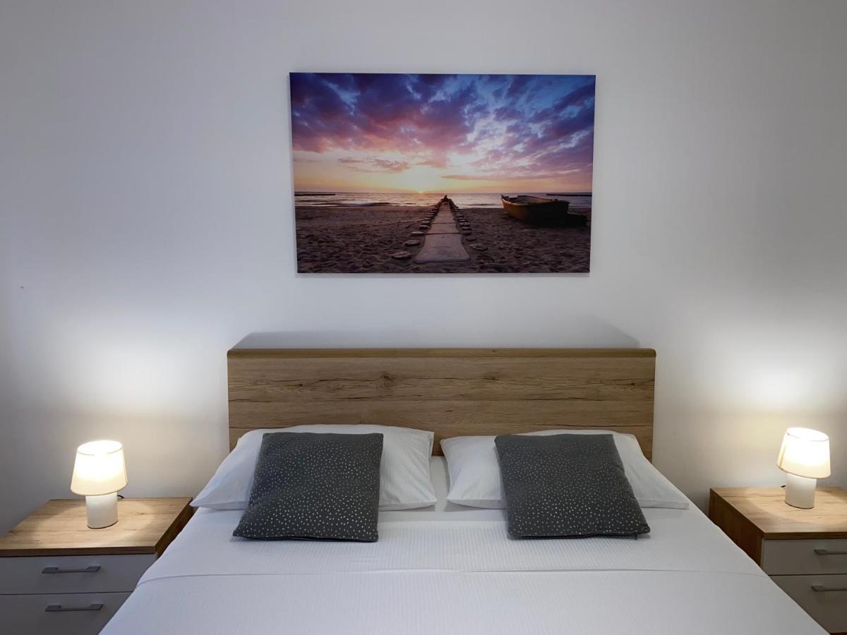 Apartmani Vera Primosten Bagian luar foto