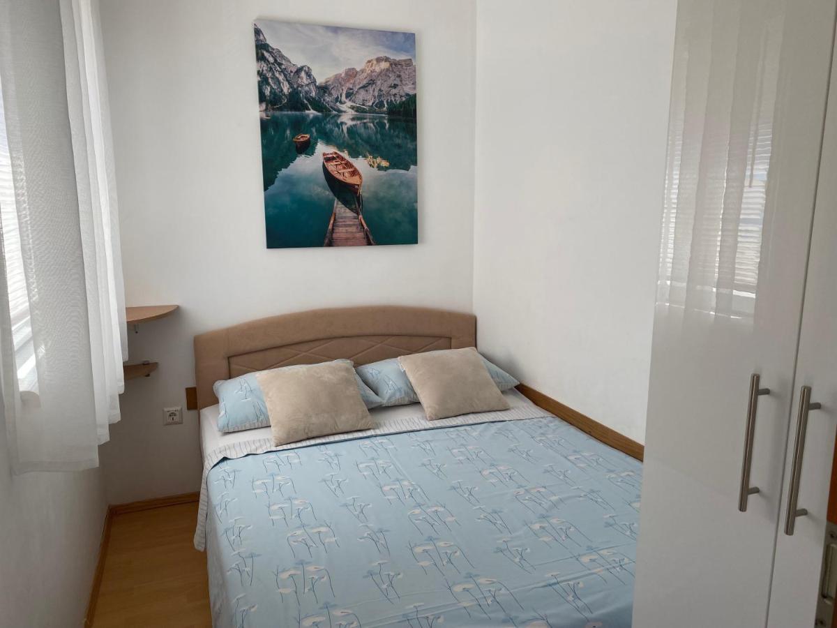 Apartmani Vera Primosten Bagian luar foto