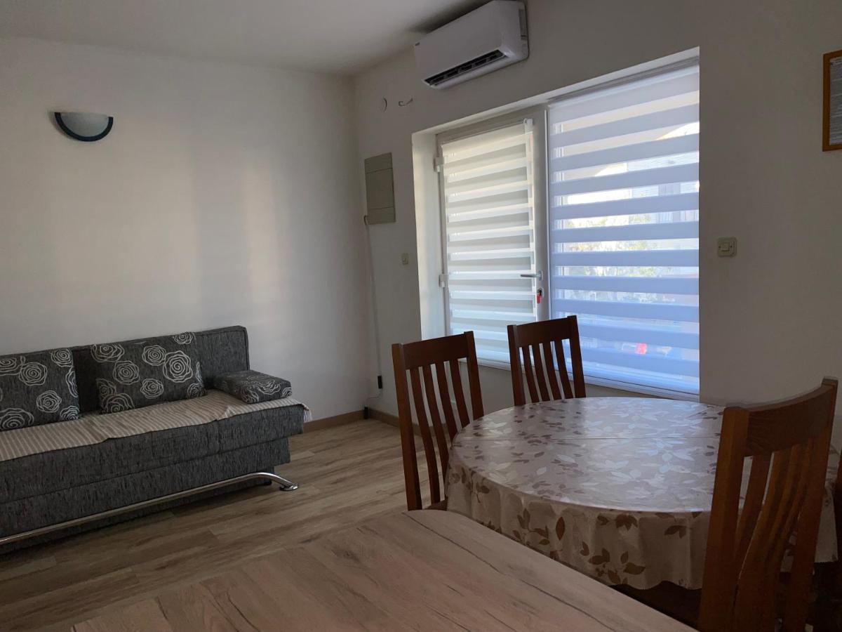 Apartmani Vera Primosten Bagian luar foto