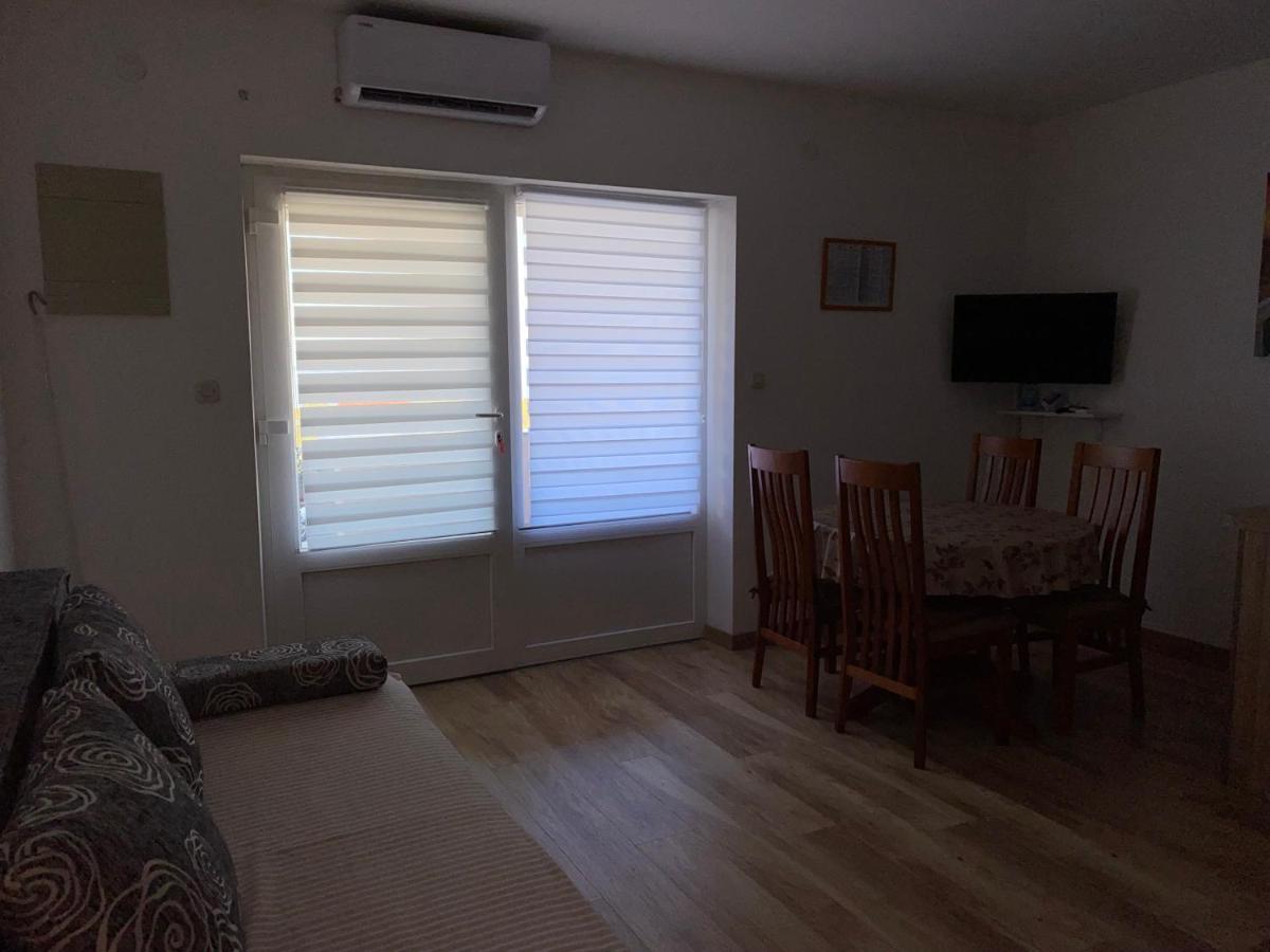 Apartmani Vera Primosten Bagian luar foto