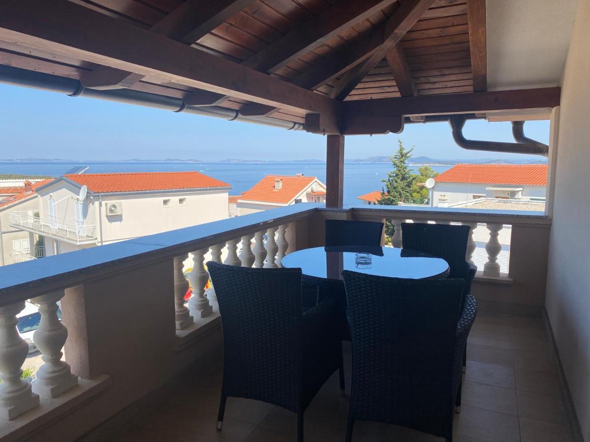 Apartmani Vera Primosten Bagian luar foto