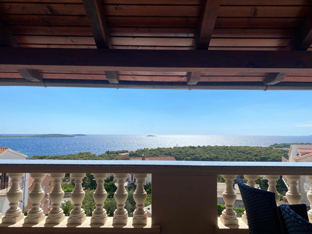 Apartmani Vera Primosten Bagian luar foto