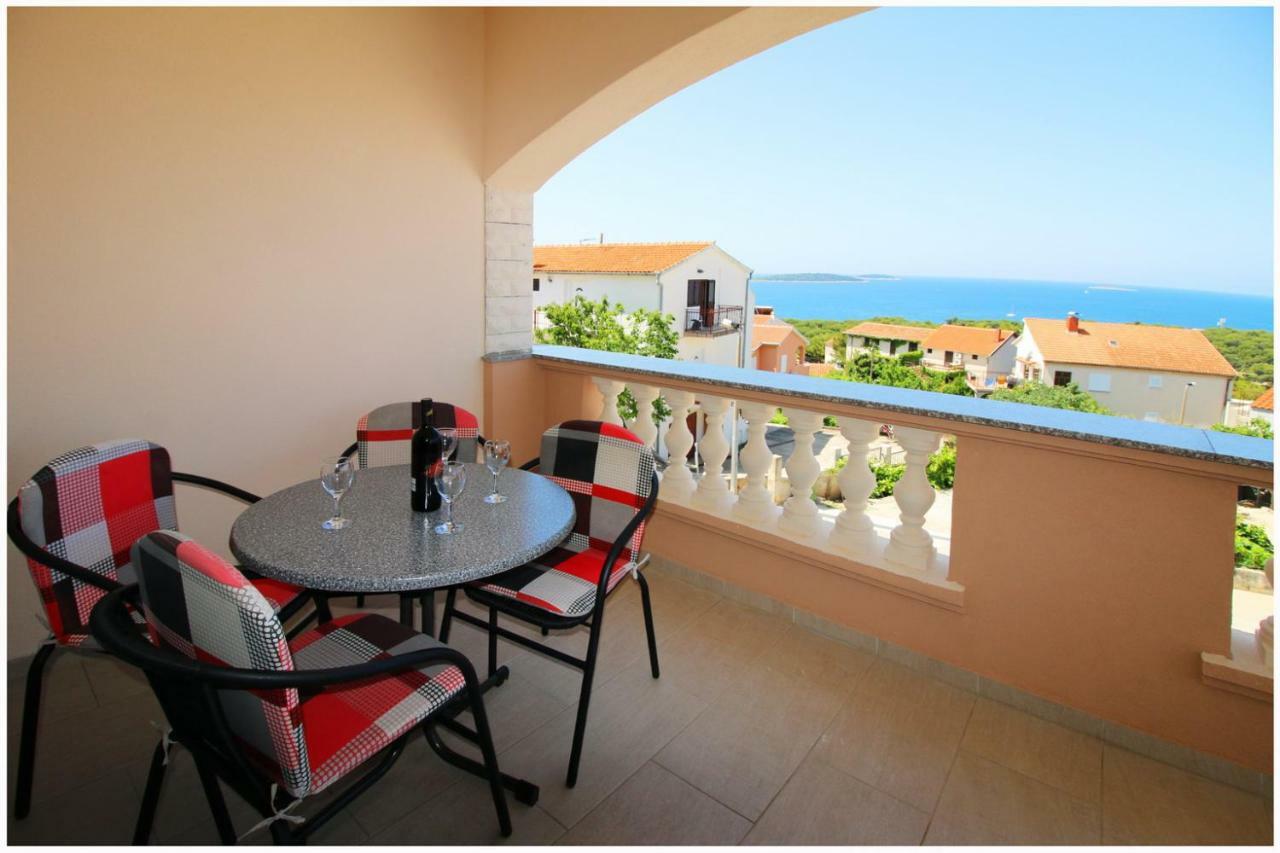 Apartmani Vera Primosten Bagian luar foto