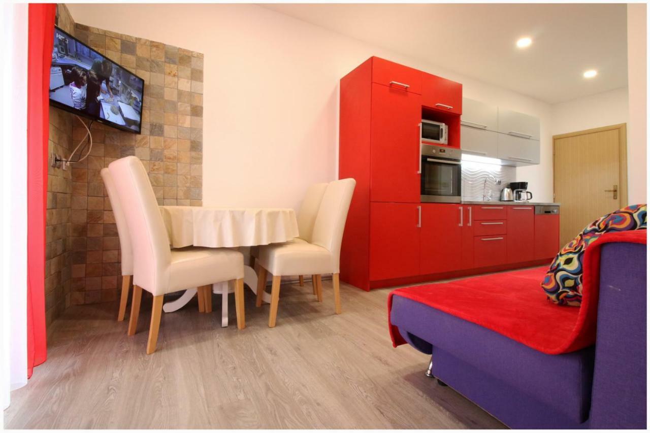 Apartmani Vera Primosten Bagian luar foto