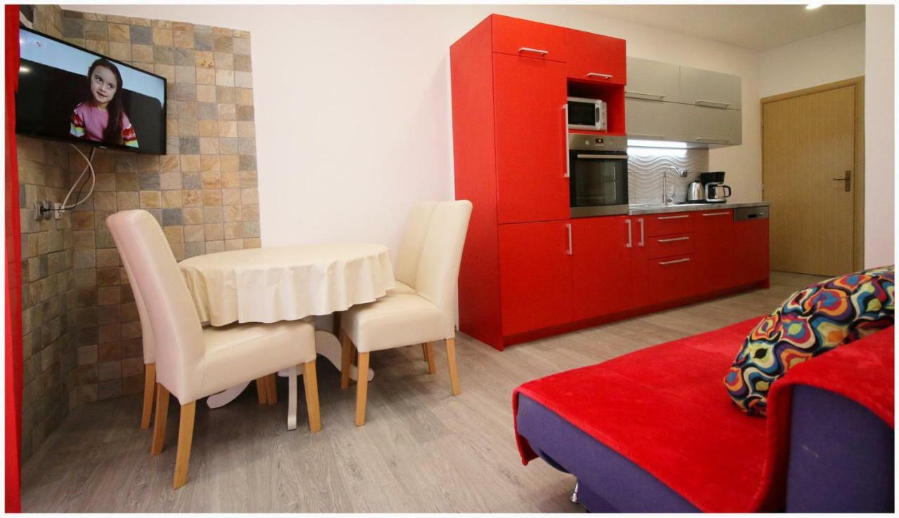 Apartmani Vera Primosten Bagian luar foto